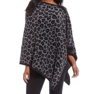 Barefoot dreams cozychic leopard print pancho new